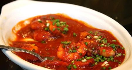 Креветки з каперсами і томатним соусом